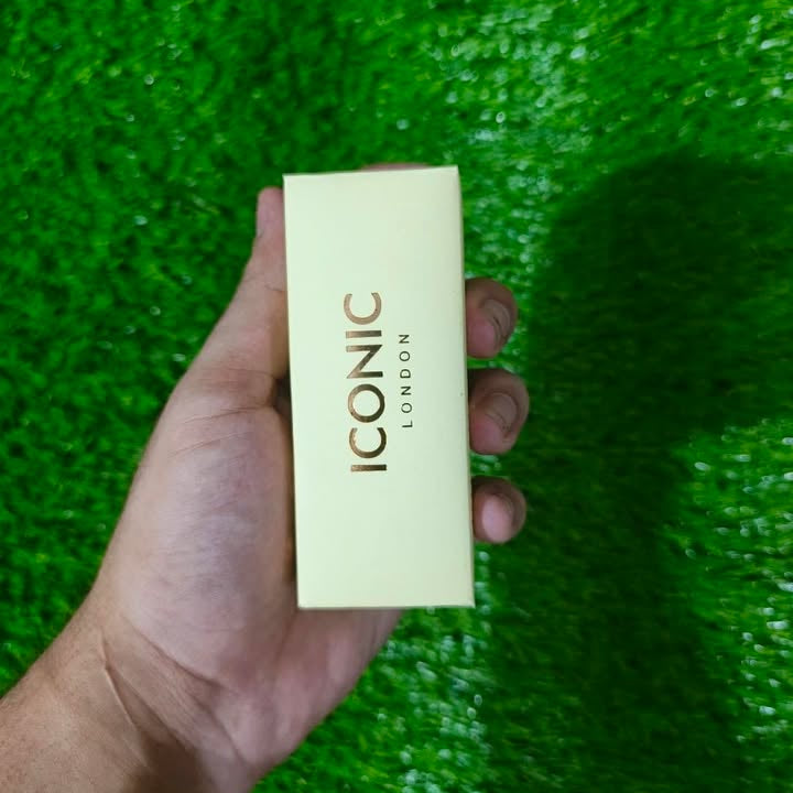 ICONIC london illuminator highlighter (Random Shade)