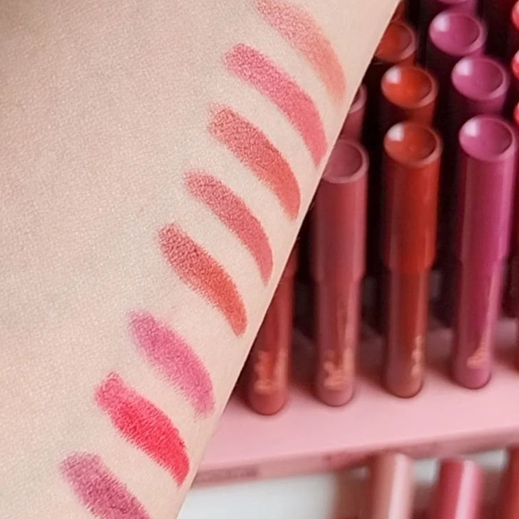 HudaMoji Perfect lip pencil